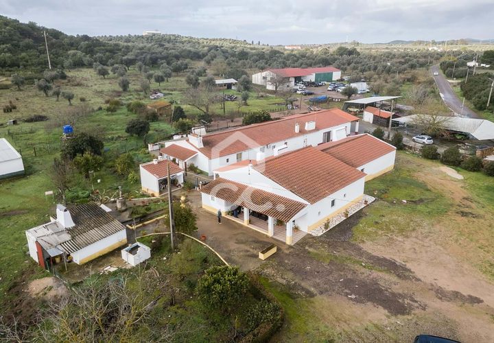 Farm hus i Estremoz, Evora, Estremoz - € 390.000 | Ref: 318/Q/03761 - foto 1