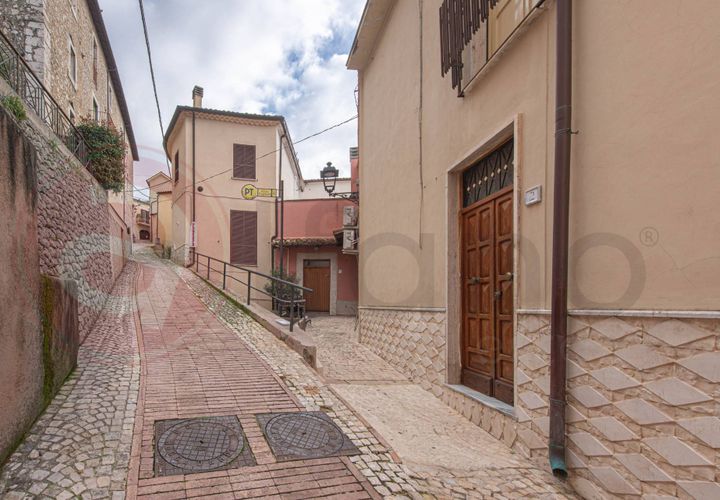 Villa a Rocca d'Arce, Frosinone, Rocca d'Arce - € 93.000 | Ref: AC99-149-1708 - foto 1