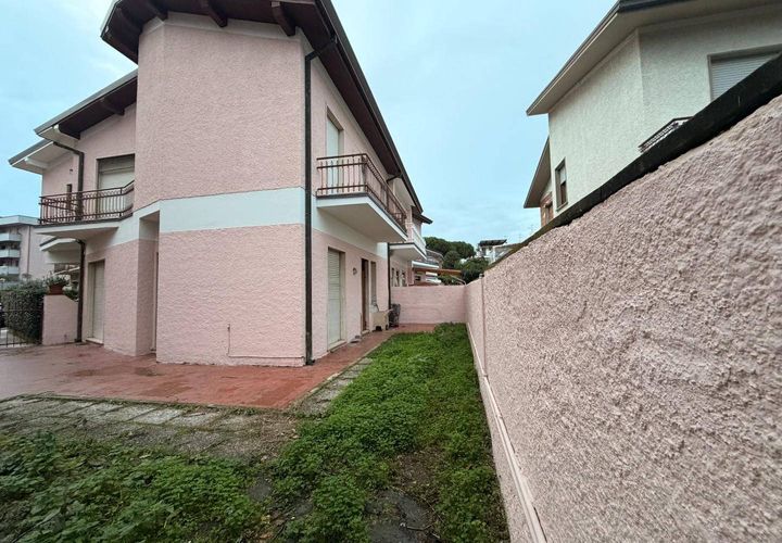 Villa i Viareggio, Lucca, Viareggio - € 330.000 | Ref: 2858 - foto 1