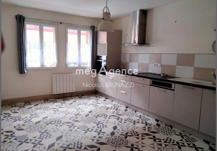 Villa i Vimoutiers, Orne, Vimoutiers - € 159.000 | Ref: 197210 - foto 1
