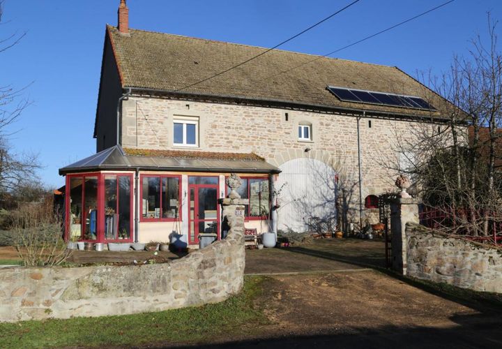 Farm hus i Auxy, Saone-et-Loire, Auxy - € 250.000 | Ref: 5913 - foto 1