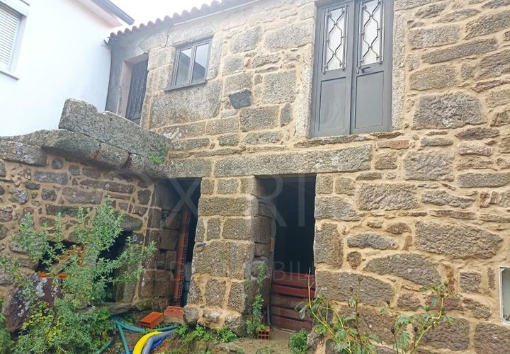 Villa i Alvaredo, Viana do Castelo, Alvaredo - € 60.000 | Ref: UNU-F2-09-7 - foto 1