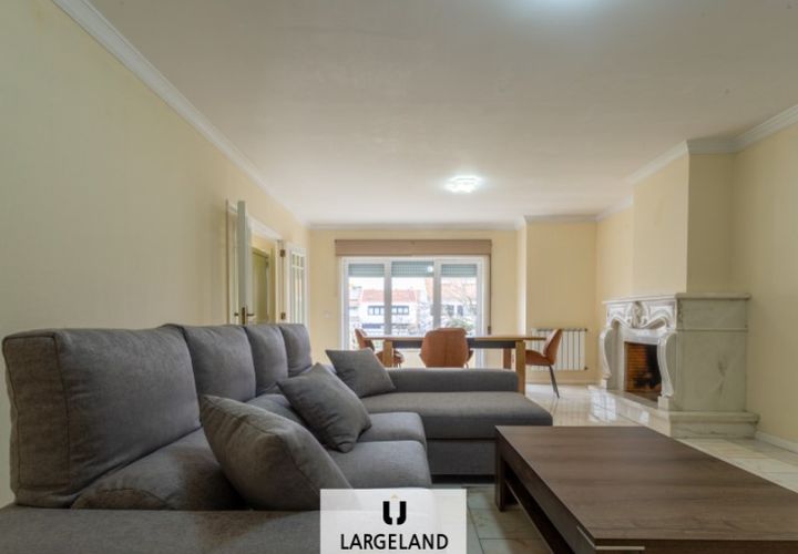 Villa a Aveiro, Aveiro, Aveiro - € 3.500/mes | Ref: CAS_1437 - foto 1