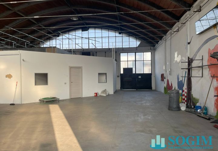 L'establiment comercial a Segrate, Milan, Segrate - € 3.900/mes | Ref: 37739 - foto 1