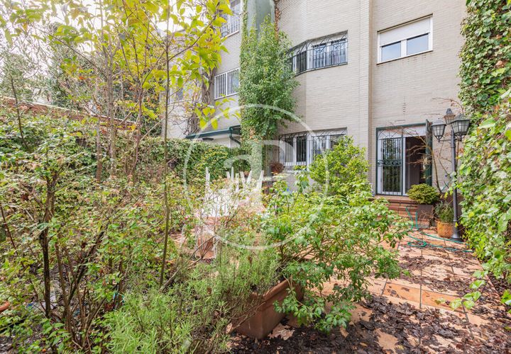 Villa i Madrid, Madrid, Madrid - € 980.000 | Ref: VMO2601008 - foto 1