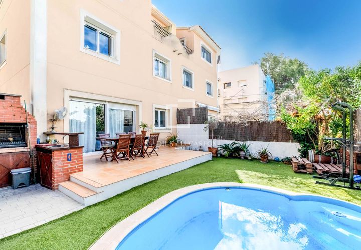 Villa i Sitges, Barcelona, Sitges - € 750.000 | Ref: SIT63697 - foto 1