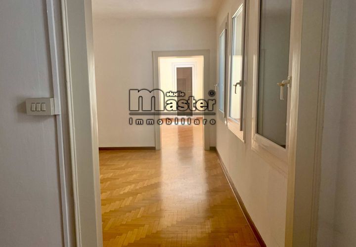 L'establiment comercial a Treviso, Treviso, Treviso - € 700/mes | Ref: U113 - foto 1
