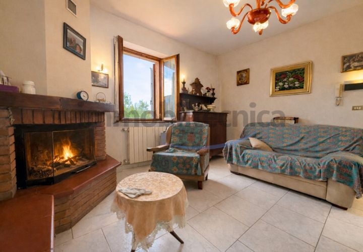 Villa i Arezzo, Arezzo, Arezzo - € 345.000 | Ref: V016RI - foto 1