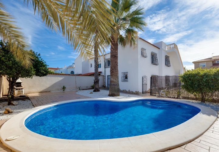 Villa i Torrevieja, Alicante, Torrevieja - € 370.000 | Ref: MLSC2407760 - foto 1