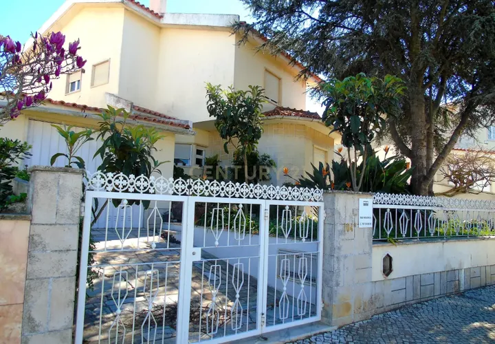 Villa i Carcavelos, Lisbon, Carcavelos - € 680.000 | Ref: C0184-00961 - foto 1