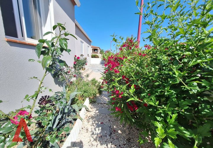 Villa i Brouilla, Pyrenees-Orientales, Brouilla - € 349.000 | Ref: 342436575 - foto 1