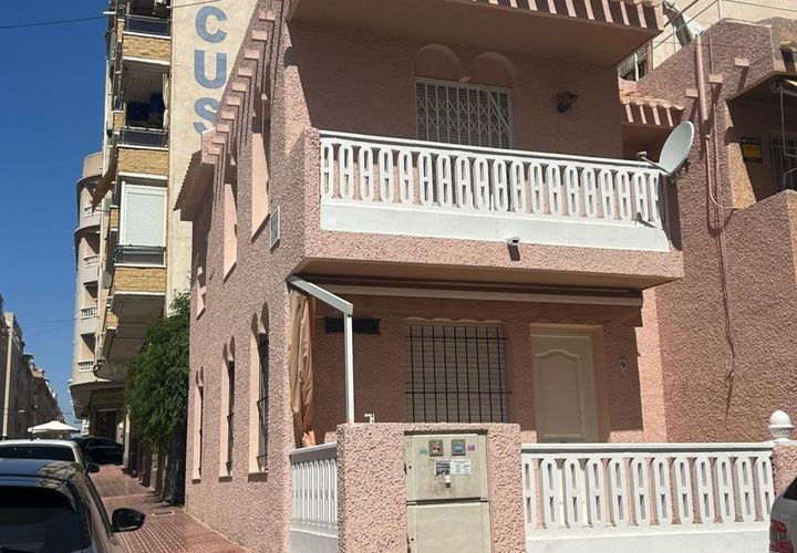 Byhus i Torrevieja, Alicante, Torrevieja - € 229.900 | Ref: 740604 - foto 1