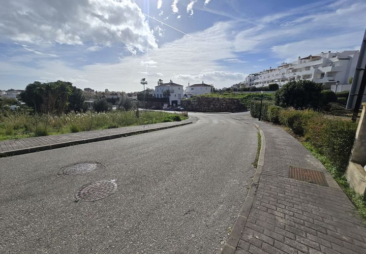 Helårsgrund i Estepona, Malaga, Estepona - € 394.000 | Ref: R5288476 - foto 1