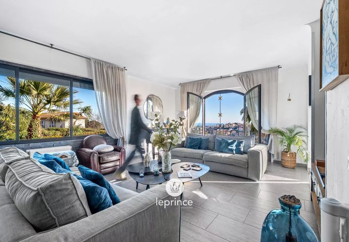 Lejlighed i Vence, Alpes-Maritimes, Vence - € 610.000 | Ref: VB2602 - foto 1