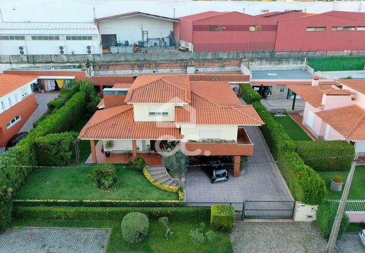 Villa i Guimaraes, Braga, Guimaraes - € 499.000 | Ref: 336/M/01966 - foto 1