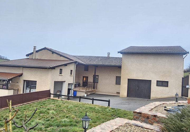 Farm hus i Brussieu, Rhone, Brussieu - € 389.000 | Ref: GV774 - foto 1