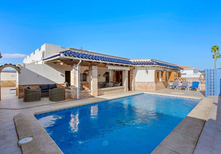 Villa a Torrevieja, Alicante, Torrevieja - € 580.000 | Ref: Sol2524 - foto 1