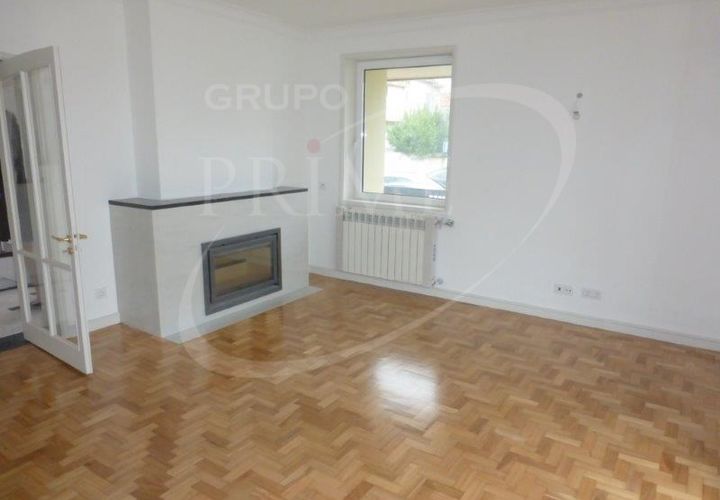 Villa a Porto, Porto, Porto - € 5.000/mes | Ref: 32818 - foto 1