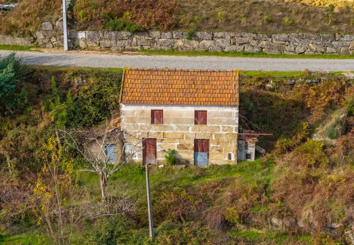 Helårsgrund i Penhalonga e Pacos de Gaiolo, Porto, Penhalonga e Pacos de Gaiolo - € 85.000 | Ref: C0471-00386 - foto 1