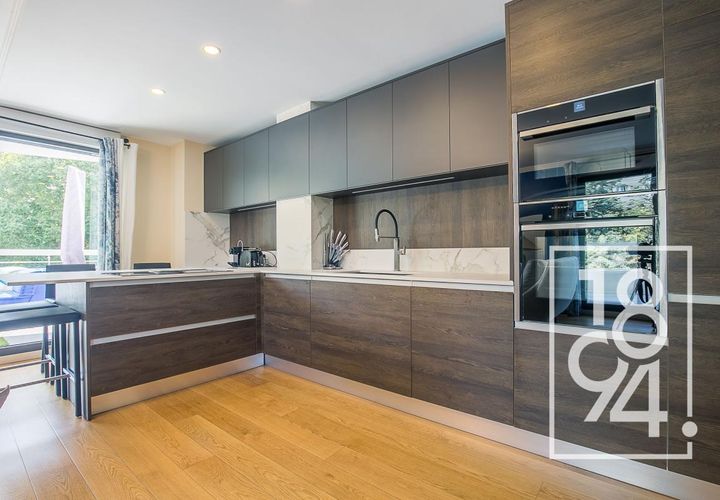 Leilighet i Marseille, Bouches-du-Rhone, Marseille - € 499 000 | Ref: 7WYO-UMD-7Z7 - foto 1