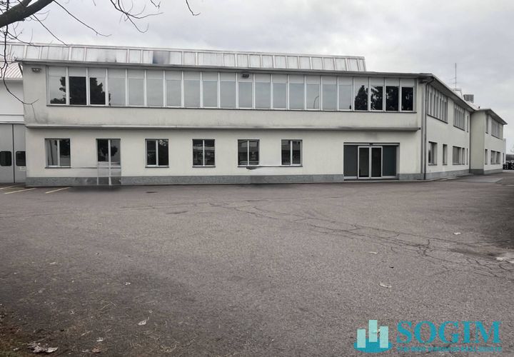 L'establiment comercial a Abbiategrasso, Milan, Abbiategrasso - € 24.166/mes | Ref: 37741 - foto 1