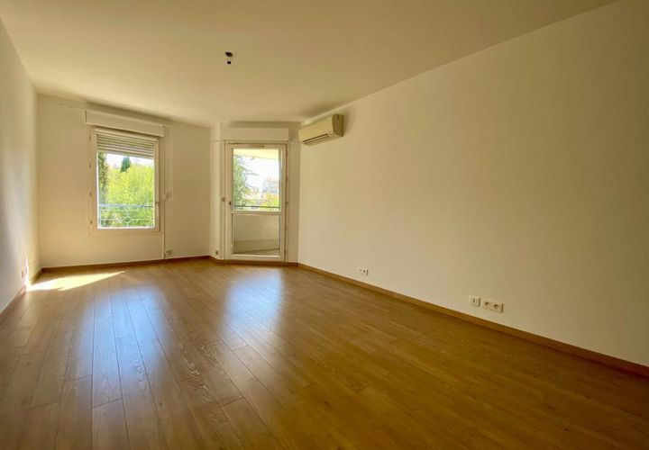 Apartament a Avignon, Vaucluse, Avignon - € 1.500/mes | Ref: 1055-1 - foto 1