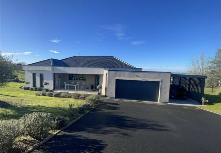Villa i Ussac, Correze, Ussac - € 470.000 | Ref: 8D854DC8DA7642FC - foto 1