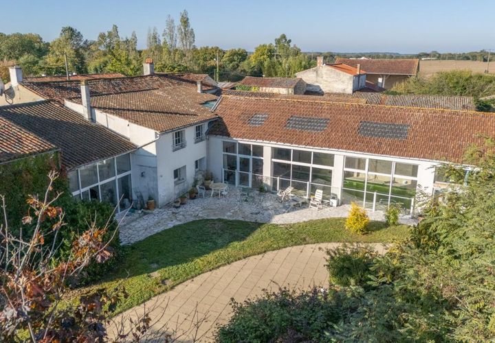 Villa a Saint-Mard, Charente-Maritime, Saint-Mard - € 560.000 | Ref: 40E359EF81E44FDF - foto 1