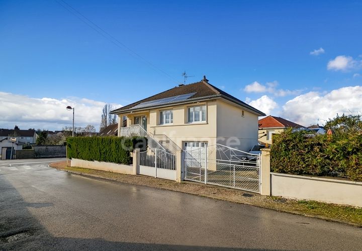 Villa a Crissey, Saone-et-Loire, Crissey - € 217.000 | Ref: 340938249024 - foto 1