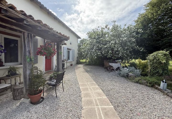 Villa i Combiers, Charente, Combiers - € 215.000 | Ref: 9084531298EE46A2 - foto 1