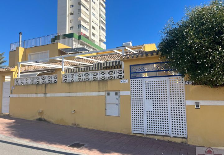 Villa i Finestrat, Alicante, Finestrat - € 335.000 | Ref: 1701-10-2035120351 - foto 1