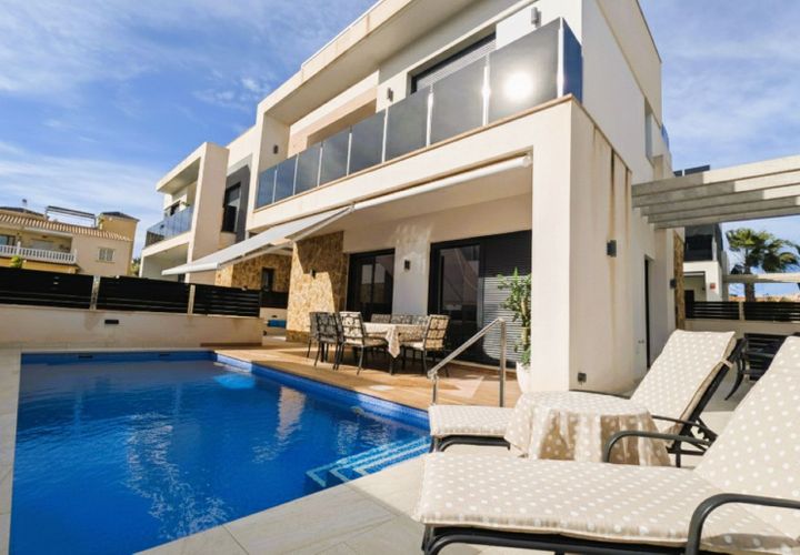 Villa i Cabo Roig, Alicante, Cabo Roig - € 499.950 | Ref: LMCD-74546 - foto 1