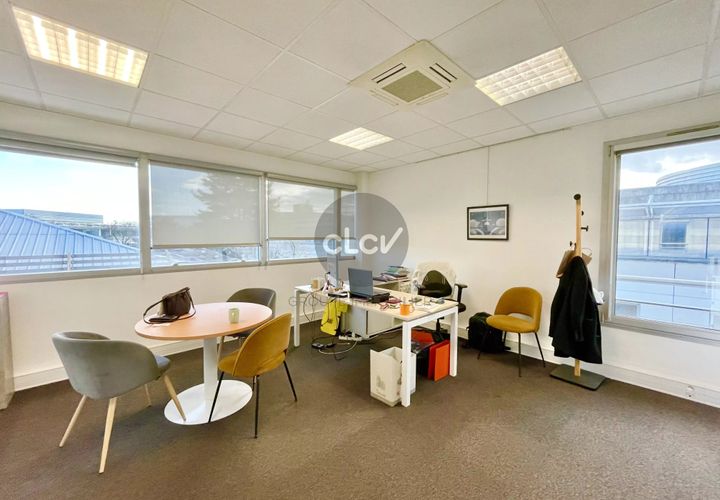 L'establiment comercial a Bron, Rhone, Bron - € 8.583/mes | Ref: 86701758 - foto 1