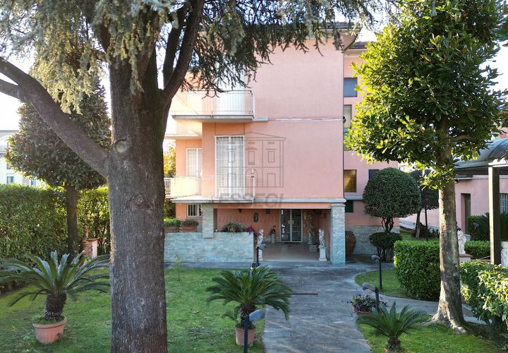 Villa i Lucca, Lucca, Lucca - € 870.000 | Ref: IA04137 - foto 1