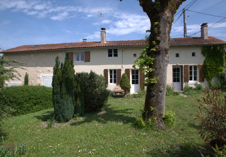 Villa a Yviers, Charente, Yviers - € 189.000 | Ref: BVI84013 - foto 1