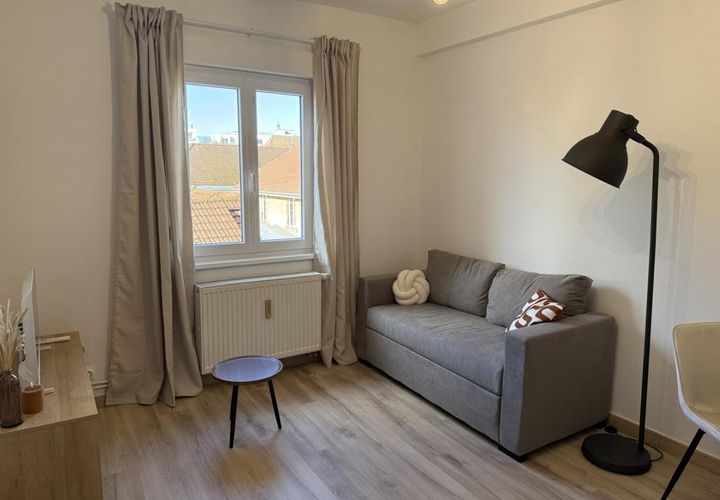Villa a Strasbourg, Bas-Rhin, Strasbourg - € 820/mes | Ref: F2-PINSONS - foto 1
