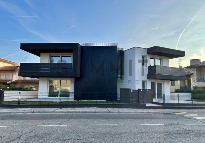 Villa i Schio, Vicenza, Schio - € 450.000 | Ref: DS4270 - foto 1