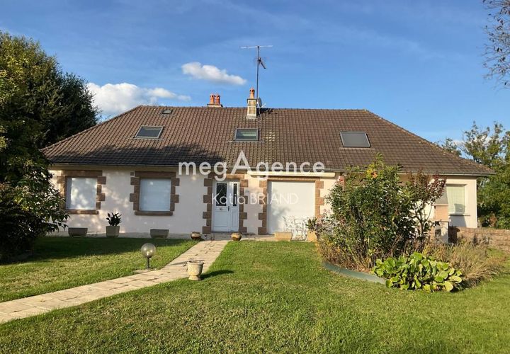 Villa i Laval, Mayenne, Laval - € 333.000 | Ref: 198324 - foto 1