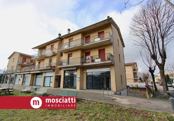 L'establiment comercial a Matelica, Macerata, Matelica - € 400/mes | Ref: C16/1 - foto 1