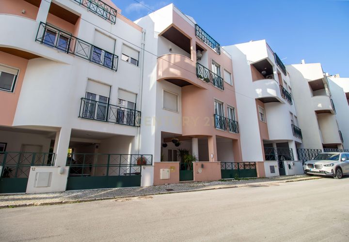 Villa em Loures, Lisbon, Loures - € 700.000 | Ref: C0364-04379 - foto 1