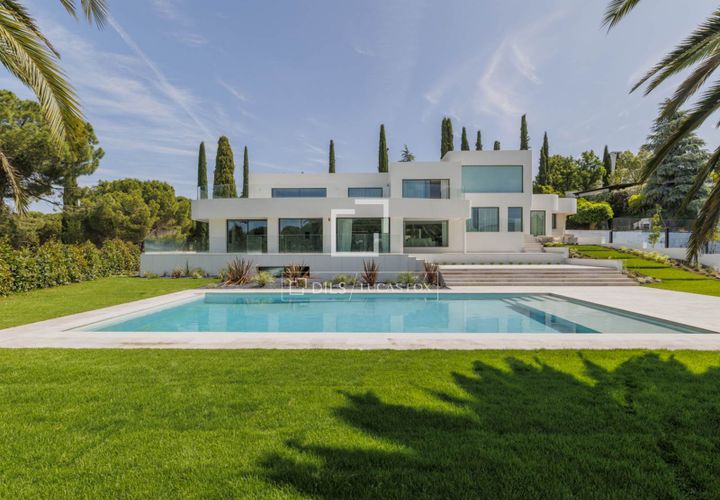 Villa i Boadilla Del Monte, Madrid, Boadilla Del Monte - € 4.990.000 | Ref: POZ52317 - foto 1