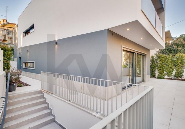 Villa i Almada, Setubal, Almada - € 1.690.000 | Ref: KWPT-024523 - foto 1