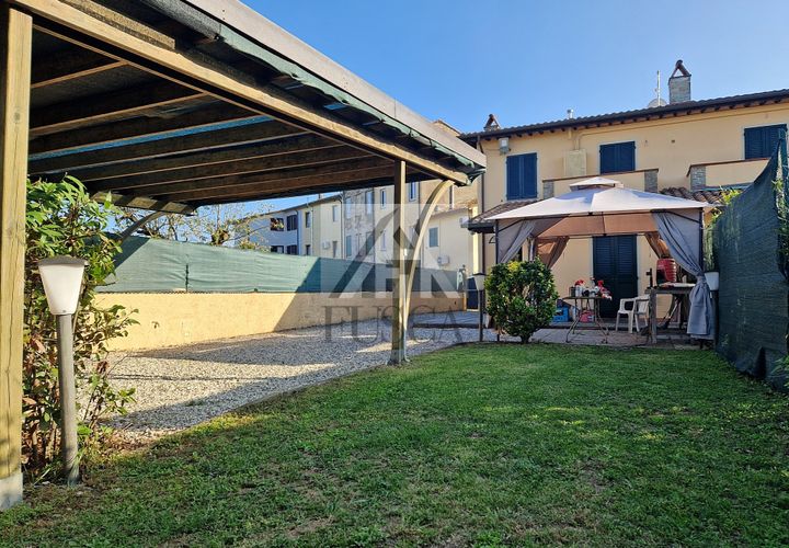 Villa i Lucca, Lucca, Lucca - € 350.000 | Ref: 6447 - foto 1