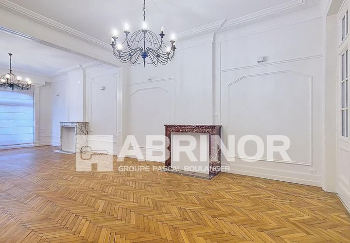 Villa i Roubaix, Nord, Roubaix - € 579.000 | Ref: RBX-39110-FRUBI - foto 1