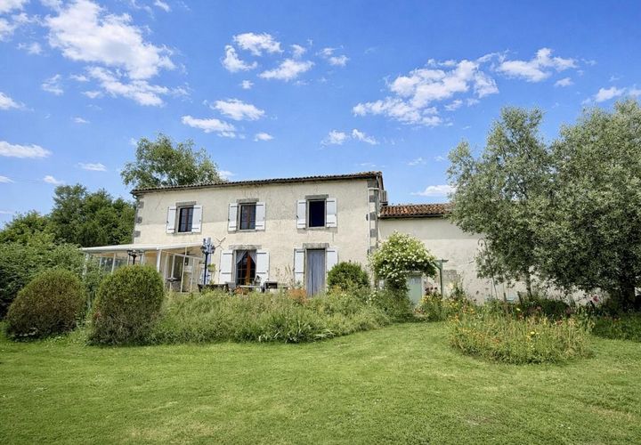 Villa a Le Bouchage, Charente, Le Bouchage - € 286.200 | Ref: 92E4AD154E95496D - foto 1