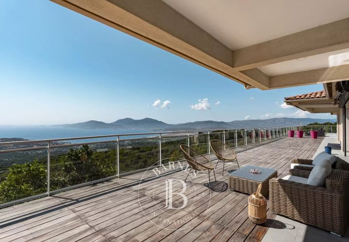Villa in Porticcio, Corse-du-Sud, Porticcio - € 1.995.000 | Ref: RV2110 - foto 1