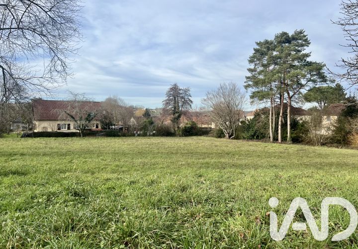 Helårsgrund i Larche, Correze, Larche - € 49.500 | Ref: 85692 - foto 1