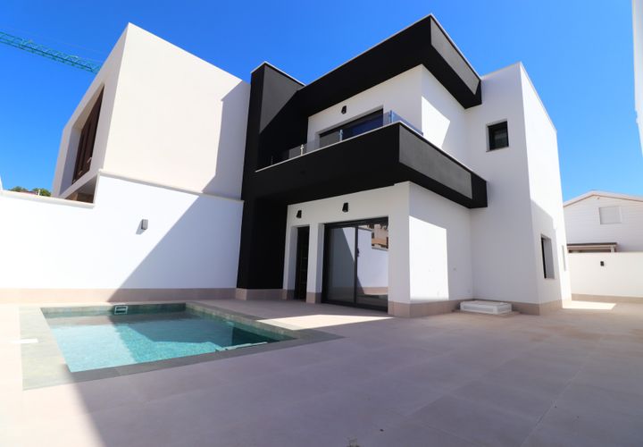 Villa a Heredades, Alicante, Heredades - € 359.900 | Ref: VRE KR1823 - foto 1