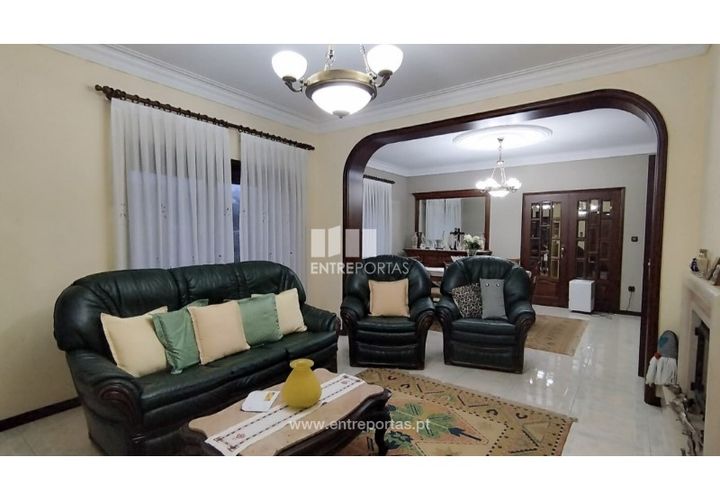 Villa i Alvarelhos e Guidoes, Porto, Alvarelhos e Guidoes - € 375.000 | Ref: VC05163 - foto 1