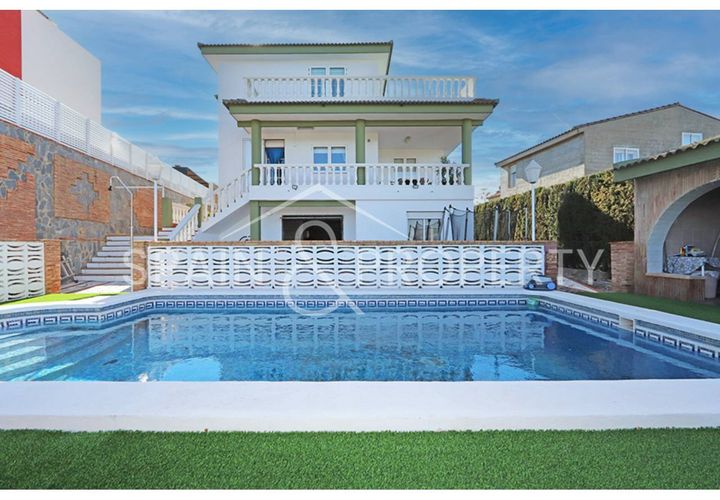 Villa i Montserrat, Valencia, Montserrat - € 500.000 | Ref: 091445 - foto 1